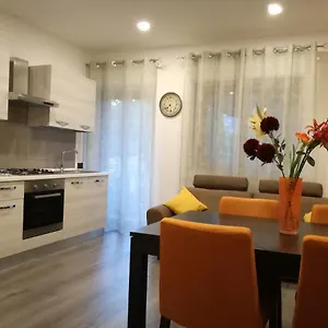 https://la-casa-di-ale-aci-castello.sicilyhotelsitaly.net